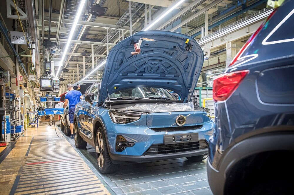 Volvo Cars starts production of C40 Recharge